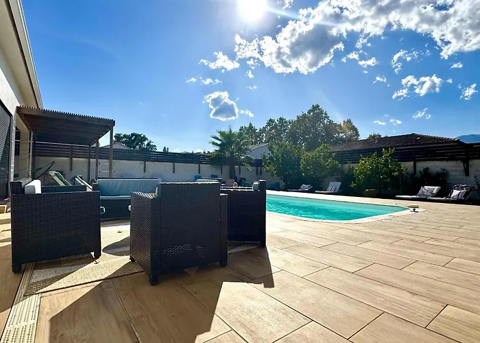 Tres Belle Avec Piscine Chauffee Casaleoni וילה *