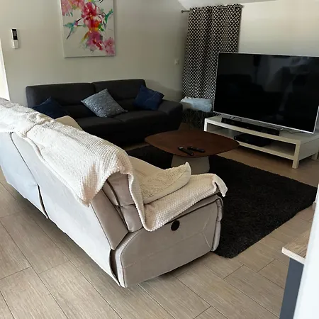 Très Belle Avec Piscine Chauffée Casaleoni