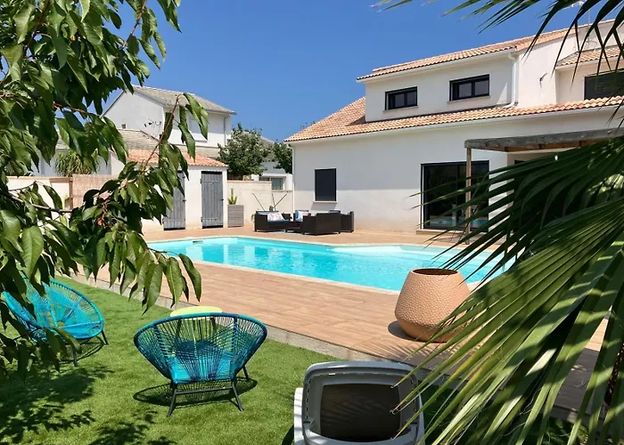 Vila Tres Belle Avec Piscine Chauffee Casaleoni *